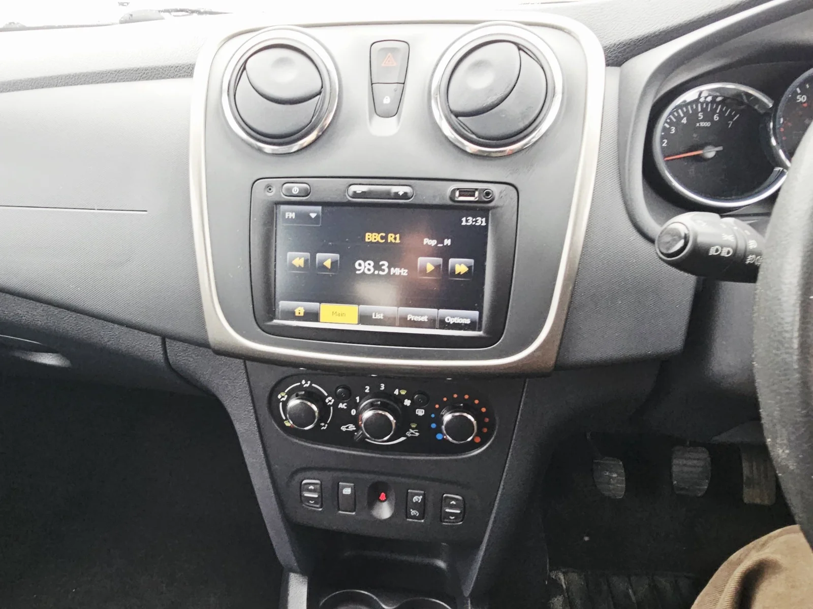 58k Miles! 2014 Red Dacia Sandero Stepway TCe Laureate,1L Petrol, MOT May 2027.5Dr.FSH.Ulez free.Sat Nav.2 Owner £4495   